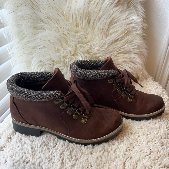 Nine West 6.5 brown boots - Picture 2 of 5